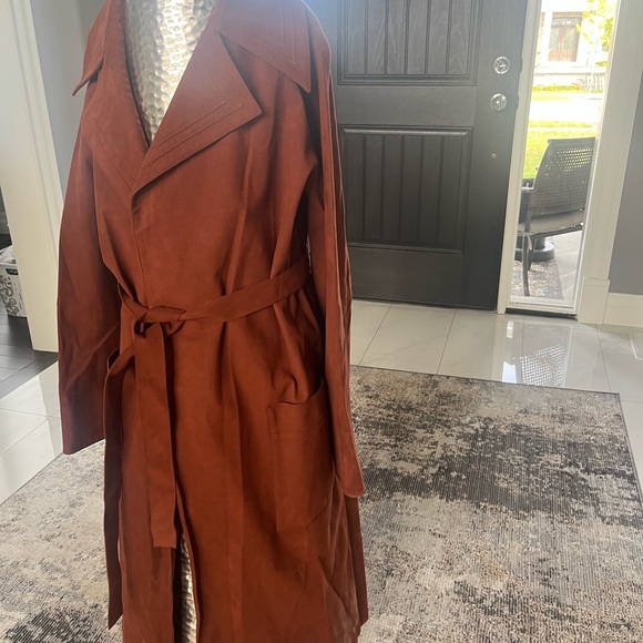 A fabulous vintage 1970s rust coloured ultra suede wrap coat by famous bridling - Picture 6 of 16